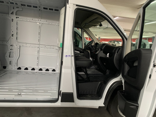 Imagen 11 de 19 de Citroën Jumper 2.2 435 L2h2 Hdi 130 Mt6