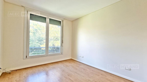 Imagen 24 de 30 de Casa Chalet Con Pileta En Venta - Las Lomas-golf, San Isidro