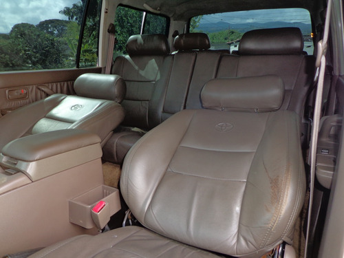 Imagen 14 de 18 de Toyota Burbuja Vx 2007 4.5l V6 4x4 Automático