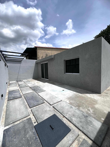 Casa Moderna Y A Estrenar En Venta En El Trigal Sur, Valencia