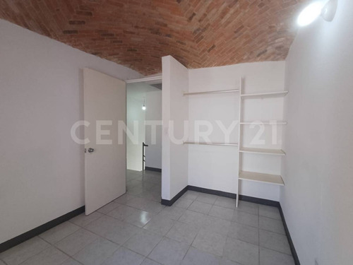 Casa Amueblada En Renta En Arrayanes San Juan Del Río, Qro.