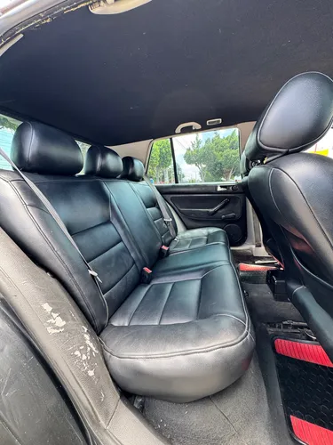 Volkswagen Golf 2.0 Lujo 5vel Aa Ee B A Abs Mt