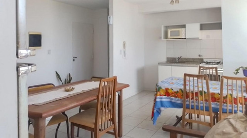 Venta/permuta -departamento De 1 Dormitorio Con Balcón Y Estacionamiento. Granadero Baigorria.