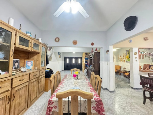 Casa 4 Ambientes En Venta - Lanus Oeste , Remedios De Escalada