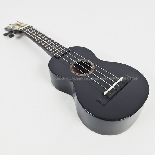 Imagen 5 de 9 de Ukelele Soprano Superior Negro + Funda Acolchada + Pua