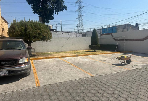 Casa En Venta Con Excelente Ubicacion!!...