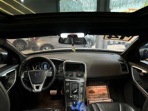 Volvo XC60 2.0 T5 R-design 5p
