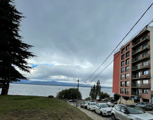 Imagen 1 de 13 de Departmento Centrico Inmejorable Ubicacion Frente Al Lago