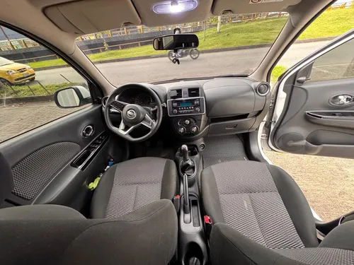 Nissan March 1.6 Sense