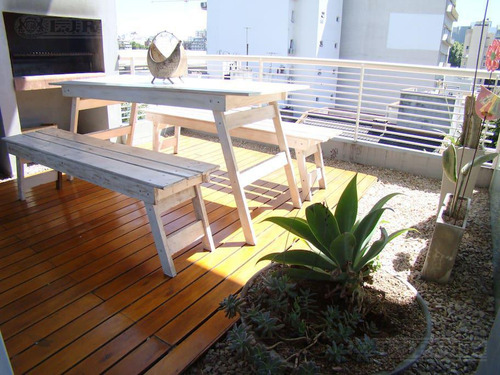 Departamento En Venta En Palermo Hollywood De 2 Ambientes Con Cochera. Balcón Con Parrilla.