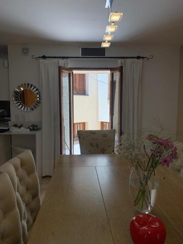 Casa En Venta De Cuatro Dormitorios En Alejandro Centeno, Zona Norte