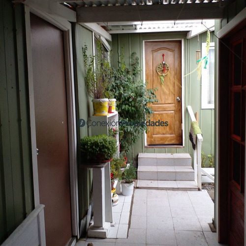 Casa En Venta De 2 Dorm. En Frutillar