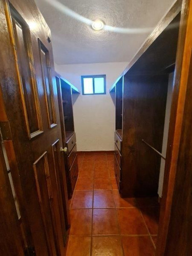 Se Vende Residencia En Misión Concá, Roof Garden, Cto Serv, 4 Recamaras, 4.5 Bañ