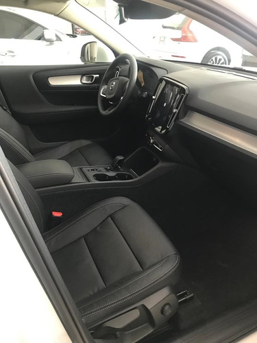 Volvo XC40 2.0t T4 Momentum Fwd