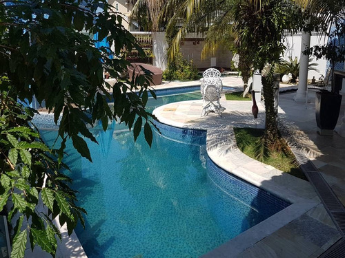 Imagem 9 de 30 de Imperdível Sobrado Com 3 Dorms Sendo 1 Suite Master, 2 Suítes, 2 Salas, Jardim, Sauna, 4 Vagas De Garagem, Piscina Com Cascata, Agende Sua Visita Correndo. - Hm3354