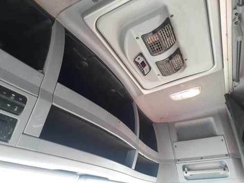 Imagen 21 de 22 de Mercedez Benz Doble 2646