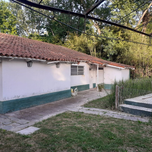 Casa En Venta En Villa Elisa Con Gran Parque