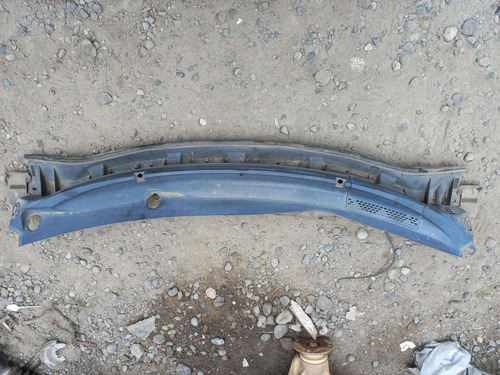 Imagen 1 de 1 de Rejilla Torpedo Nissan Tiida Año 2012. Usado Original.
