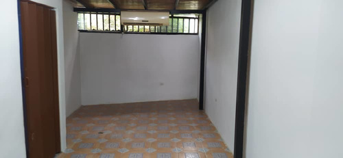 Imagen 12 de 17 de Bello Townhouse En Venta En Urb Tazajal