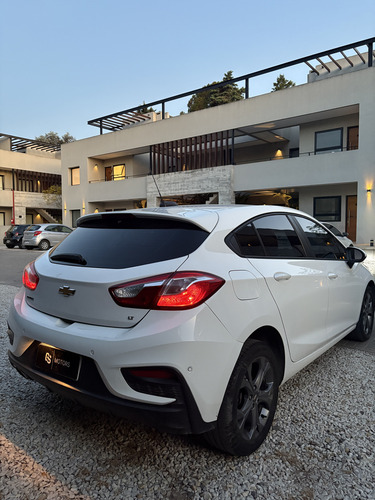 Cruze Lt