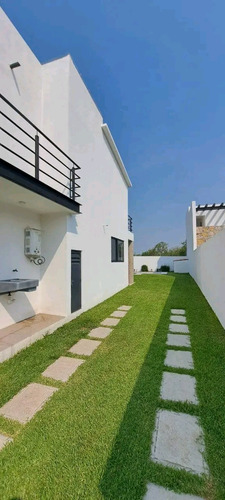Casa Modelo B , Jardín Alberca Propia Estrene Fracc Vigilanc
