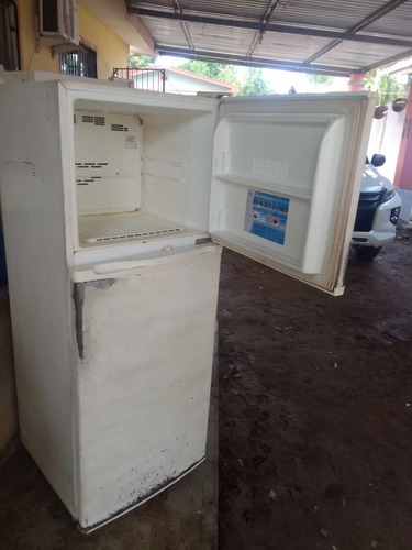 Imagen 4 de 5 de Refris Servicio De Reparación De Todo Tipo De Refrigeradores