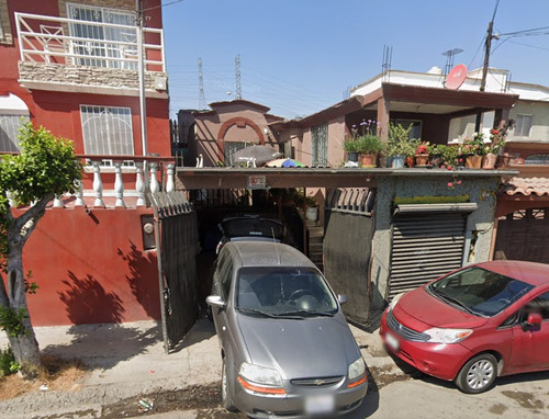 Casa En Remate Bancario En Col. Villafontana, Tijuana Sk13