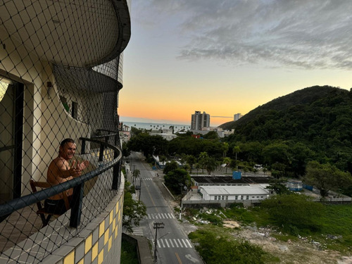 Apartamento Com Sacada - Guarujá