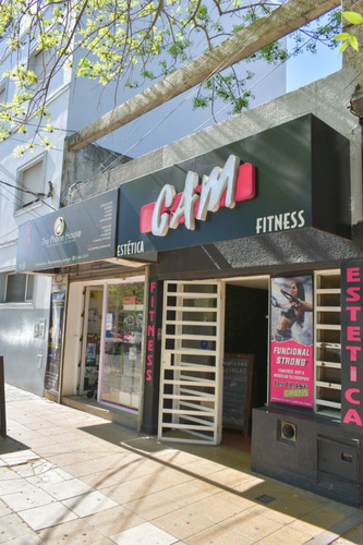 Importante Propiedad Comercial Con 4 Locales Mas 150 Mts Para Uso Comercial En Planta Baja Y Planta Alta Sobre Calle Belgrano Y Angel Delia