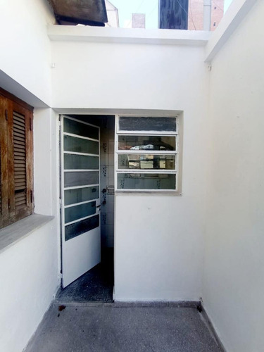 Imagen 18 de 26 de Excelente Casa De 3 Ambientes En Venta En Del Abasto