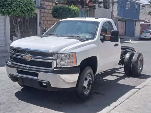 Chevrolet 3500 Modelo 2011 Solo Funciona Con Gas Lp
