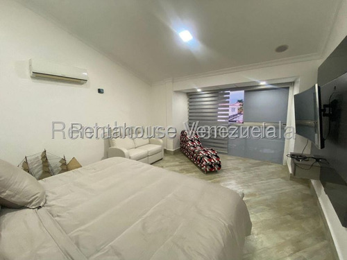 ¡bienvenido A Tu Hogar Ideal! Esta Impresionante Casa De Lujo Esta Ubicada En La Codiciada Zona Norte De La Ciudad, Donde Disfrutaras De La Comodidad De Tener Comercios, Colegios Y Facil Acceso