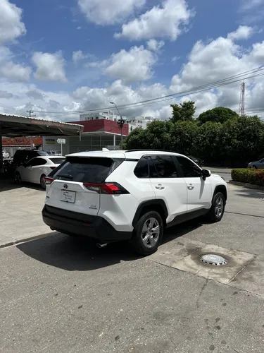 Toyota RAV4 2.5cc XLE 4x4 Hybrid