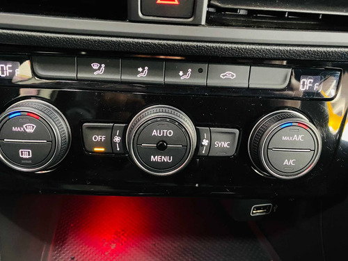 Imagem 13 de 15 de Volkswagen Jetta 1.4 250 Tsi Total Flex R-line Tiptronic