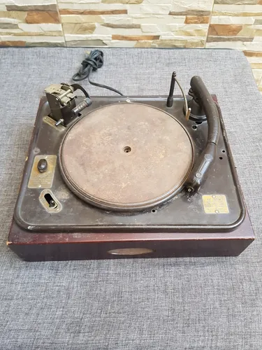 Tocadiscos garrard online antiguo