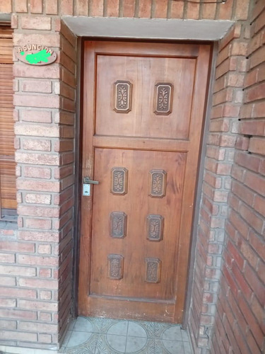 Casa De Dos Unidades Funcionales Independientes En Barrio General Paz