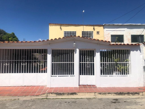 Linda Casa En Venta Conjunto Cerrado Villas Del Carmen, Turmero, 3h,2b,2p 