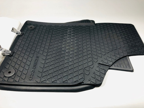 Kit Cubre Alfombras Delanteras Volkswagen Scirocco 09/18