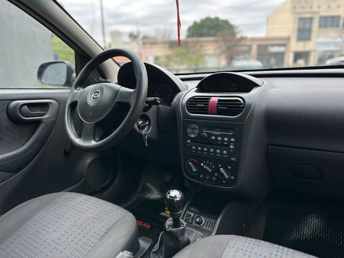 Chevrolet Corsa 1.8 Gl Aa Dh 5P