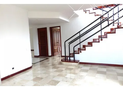 Vendo Penthouse De 310mt2 En Ciudad Jardín Sur De Cali, 6121.
