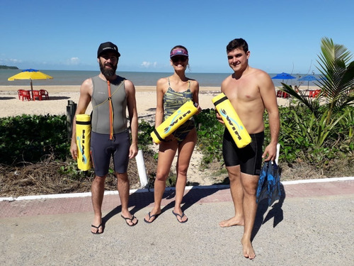 Bóia De Natação Para Sinalização E Segurança No Mar