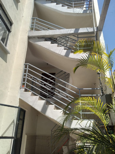 Edificio En Venta 5 Departamentos Col. Escuadrón 201