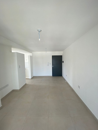 Vendo Departamento A Estrenar De Un Dormitorio Con Balcon Al Frente Piso Alto En Barrio Guemes Sobre Cañada