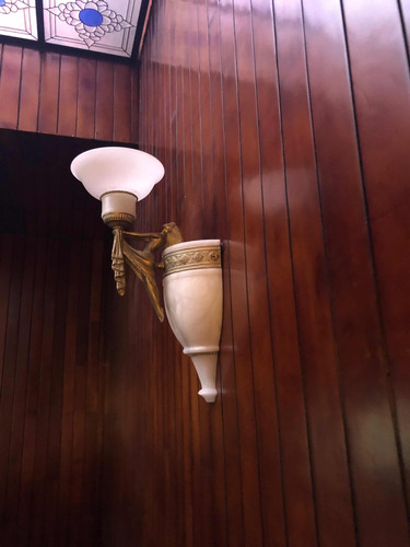 Lámpara De Pared De Ónix Con Metal (Usado)