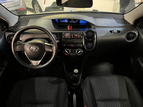 Toyota Etios 1.3 X 16V FLEX 4P MANUAL