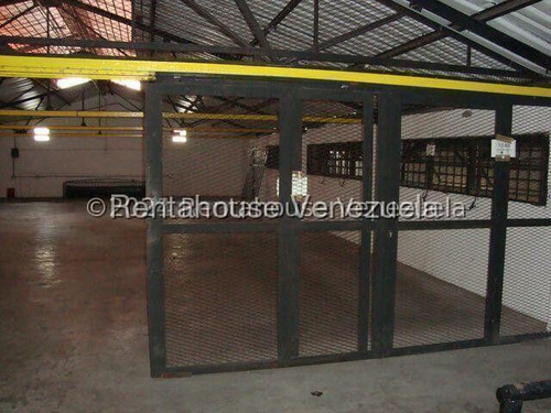 Alquiler De Amplio Galpón / Deposito Con Oficinas Y Ubicación Estratégica Al Lado Del Centro Comercial Sambil. Mls #26-334 Mv