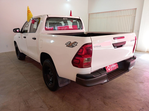 Imagem 4 de 8 de Toyota Hilux 2.8 Power Pack 4x4 Cd 16v Diesel 4p Manual