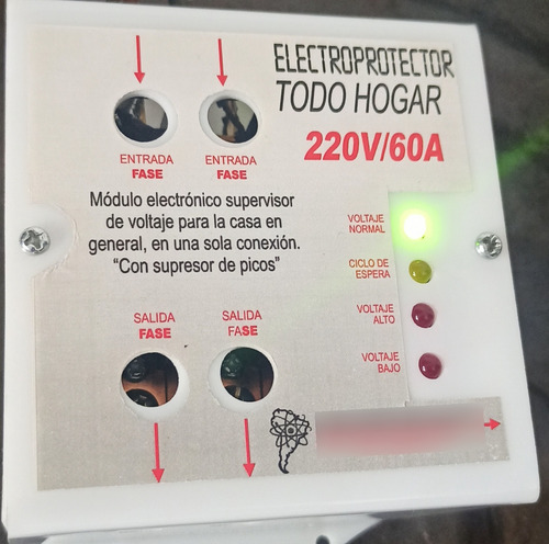 Licuadora Oster 600w Vaso Vidrio Tres Velocidades.