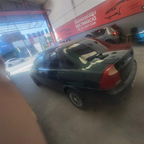Chevrolet Corsa Sedan Premium 1.0 Gasolina Manual