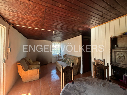 Casa Las Dalias, Requínoa